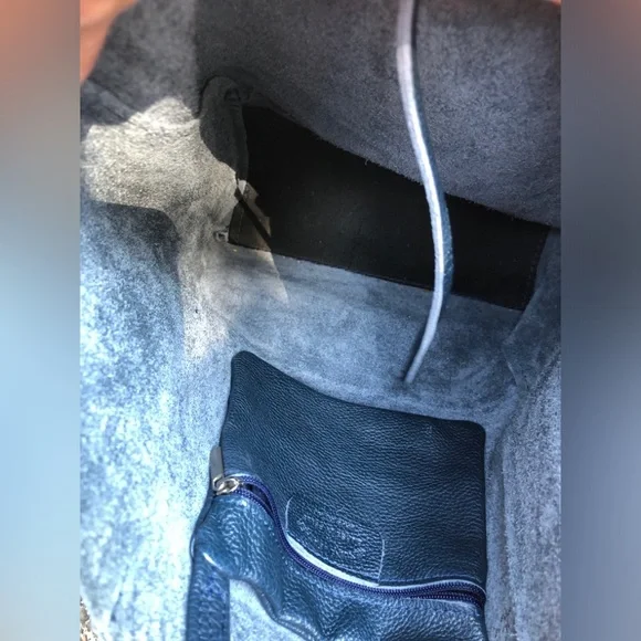 Italian leather tote, dark blue, EUC - Picture 4 of 4